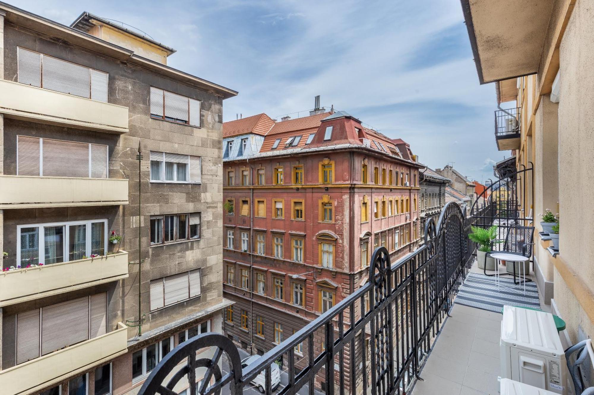 Tas Apartments Budapest Exteriör bild