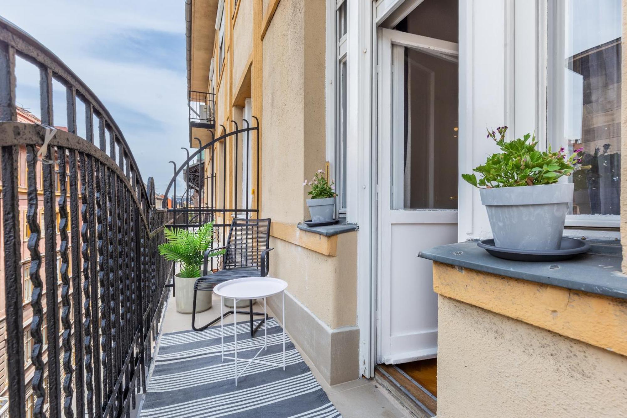 Tas Apartments Budapest Exteriör bild